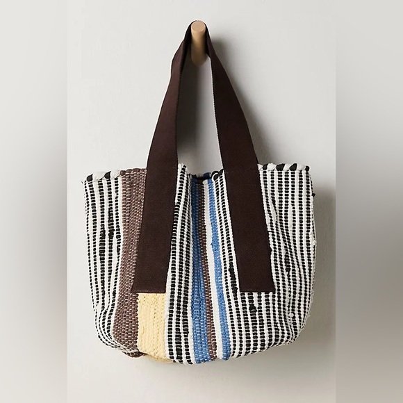 NWT Free People Driftwood Rug Tote Bag ~Banana Split~ - Picture 3 of 5